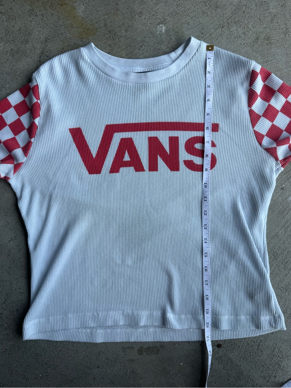 Vans White Crewneck Waffle Thermal with Red Logo & Checkerboard Sleeves Sm Punk - Picture 11 of 12